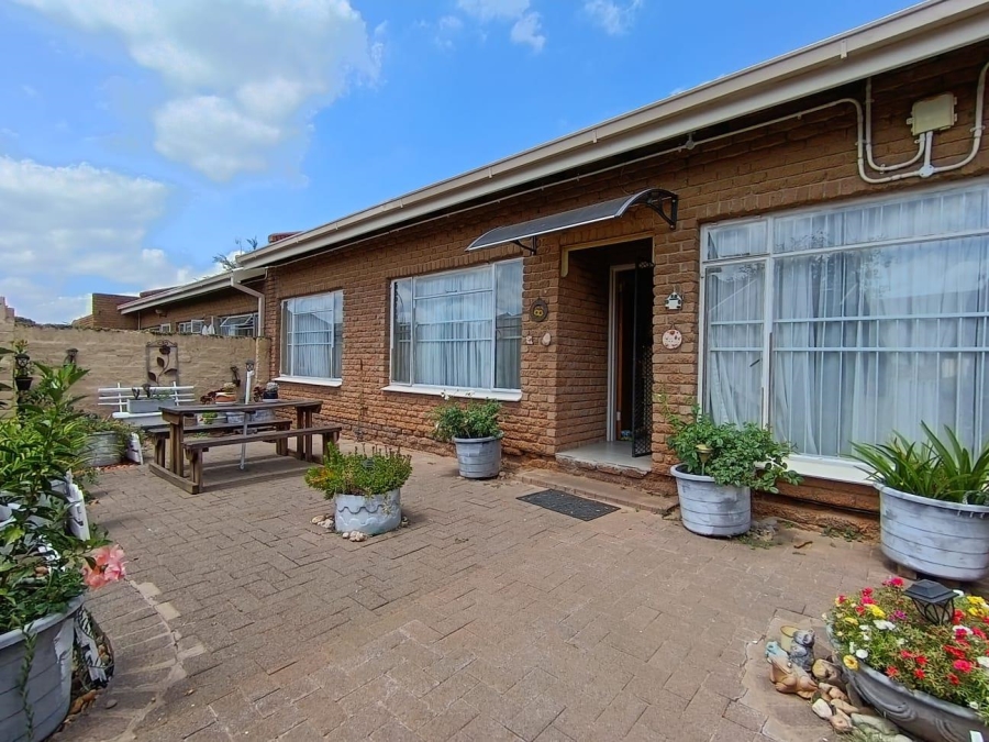 3 Bedroom Property for Sale in Pellissier Free State